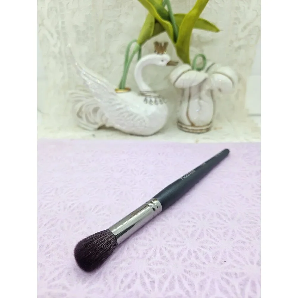 Piccasso Grey Makeup Brush No.726 Highlight Brush  NEW